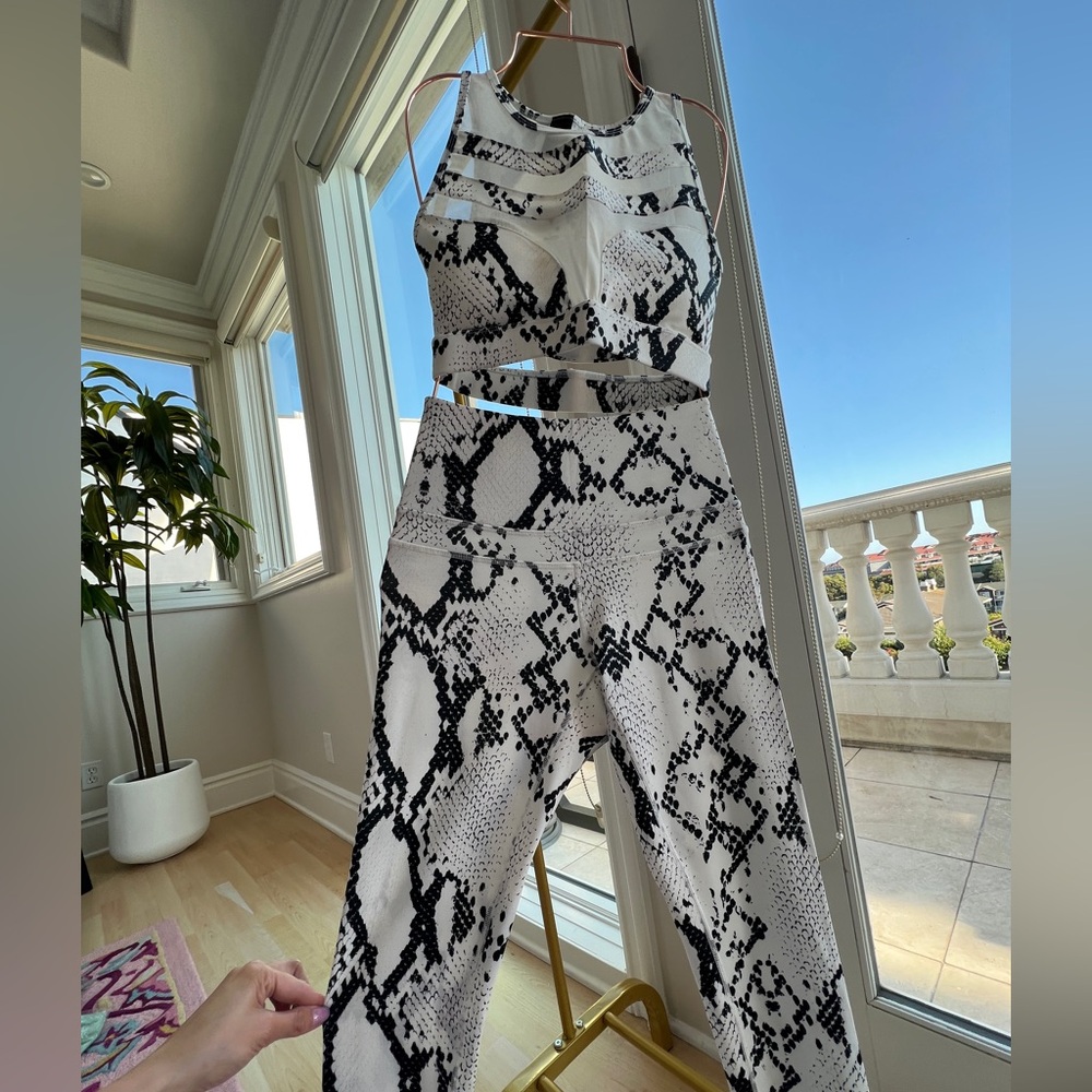 Black and white two piece set